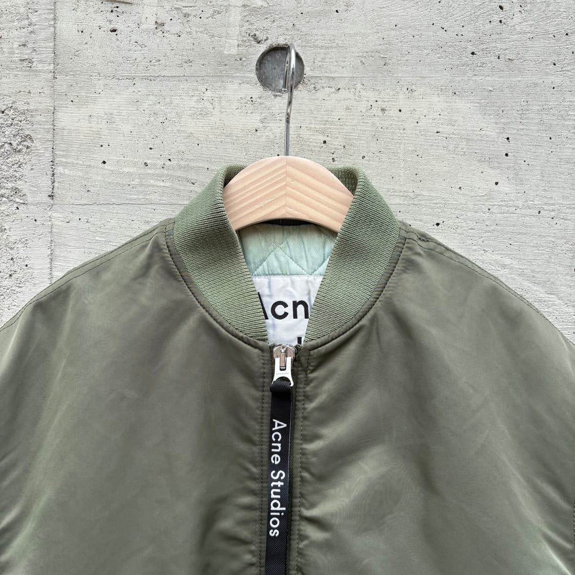 AW17 아크네스튜디오 밀리터리 그린 클레아 봄버 자켓 상품이미지2