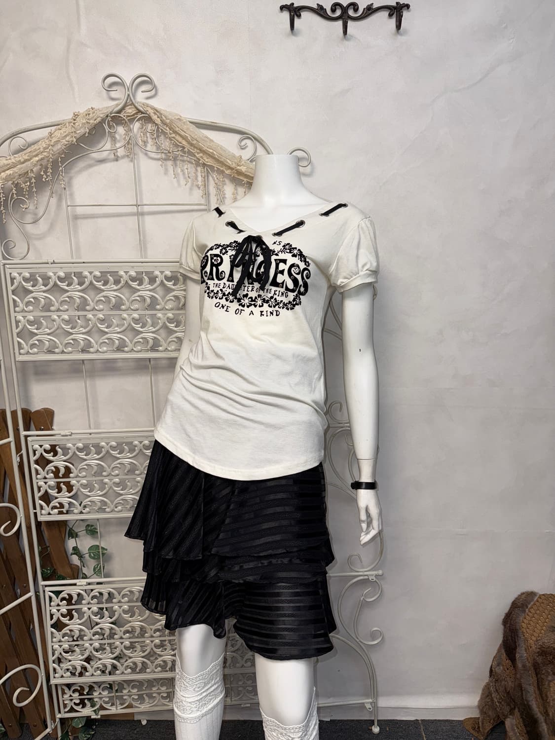 White black fairy floral punching half t 상품이미지4