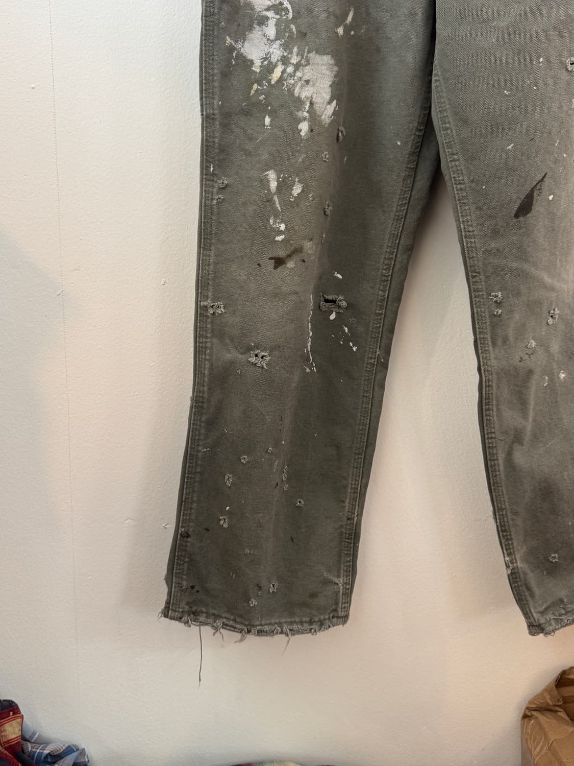 00s carhartt trashed work pants 상품이미지4