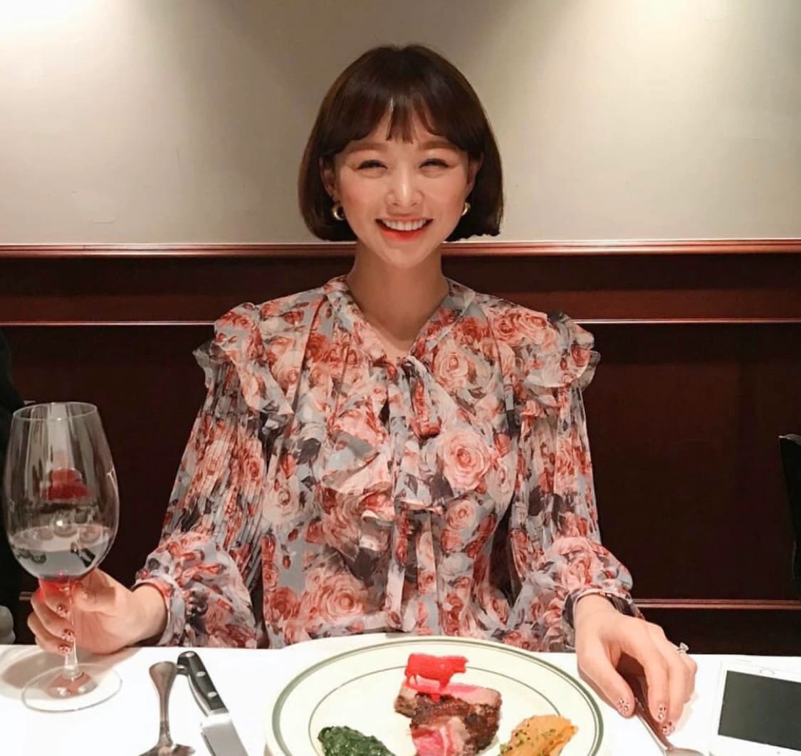 중고 ) 임블리 로즈플리츠 블라우스 상품이미지2