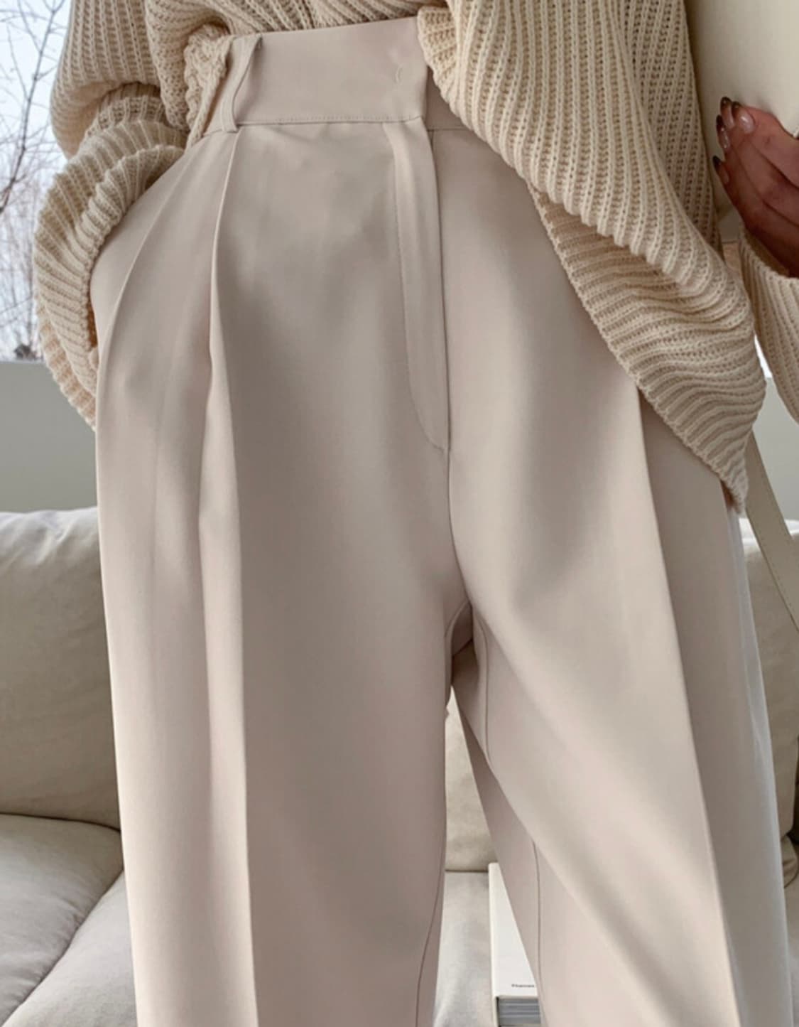 블랙 와이드 핀턱 슬랙스 상품이미지5