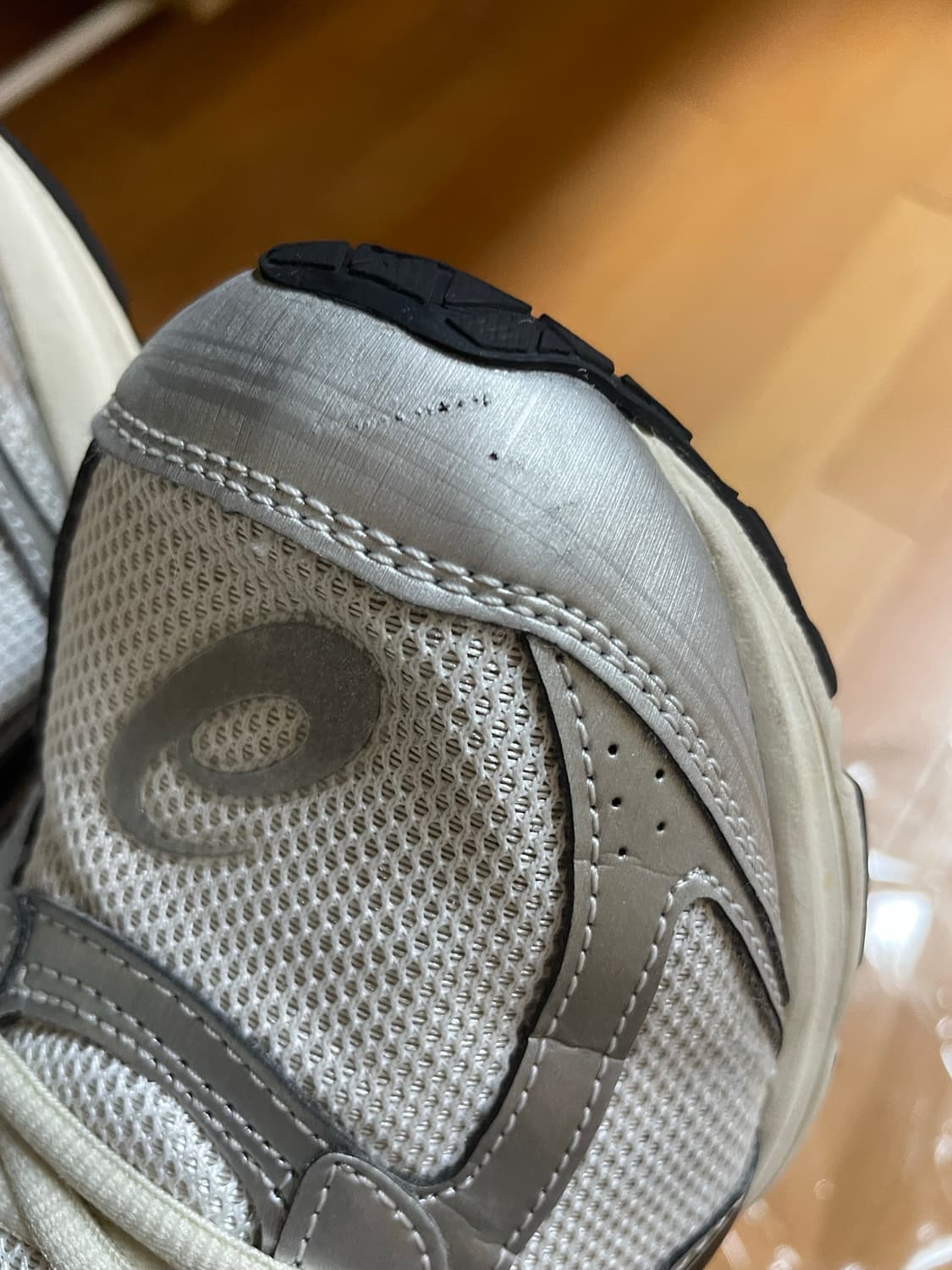 아식스 조그 100s 270 은색 상품이미지3