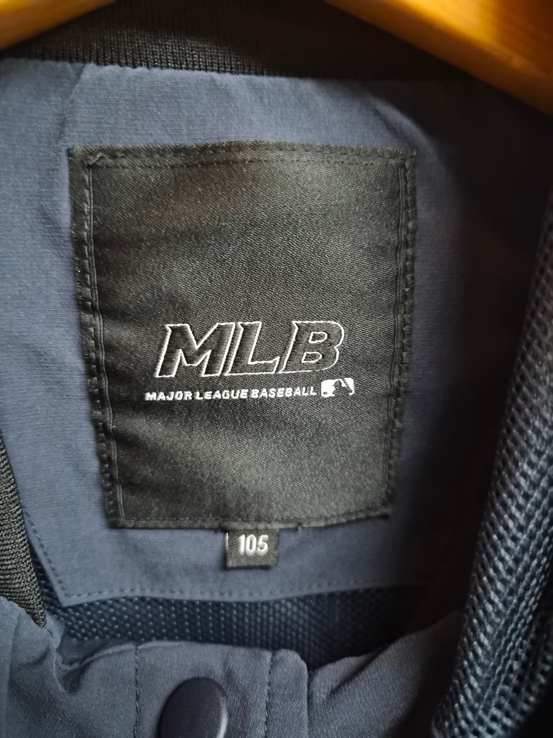 105) MLB 뉴욕양키즈 롱점퍼 팝니다 상품이미지3