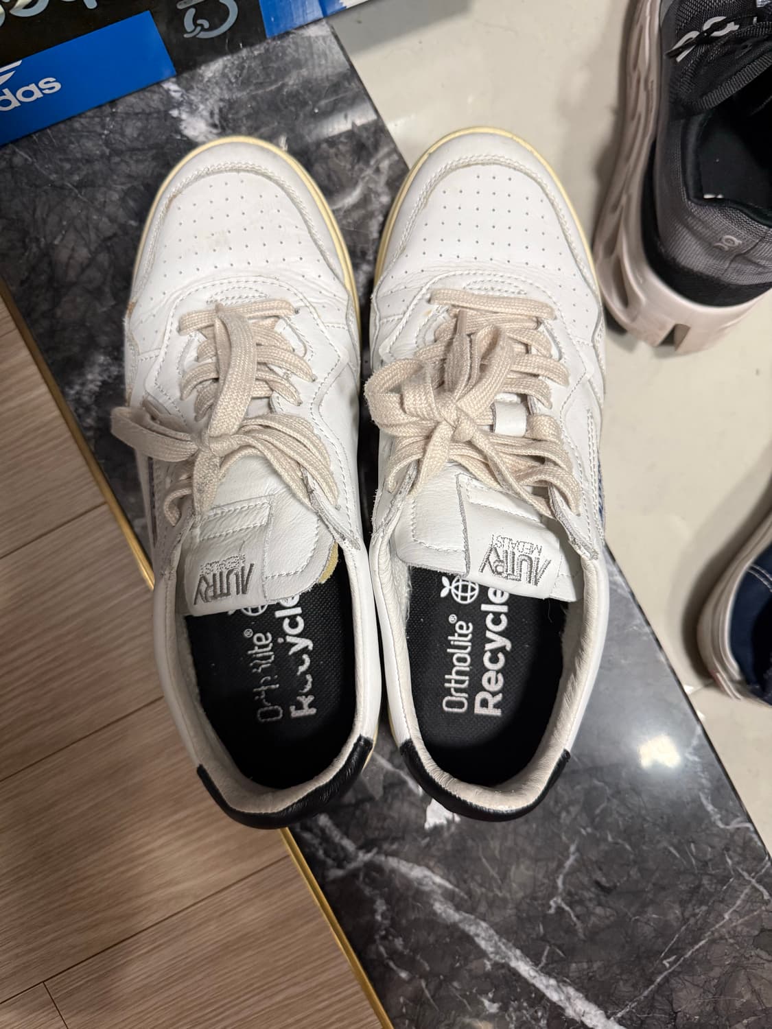 오트리 42사이즈 상품이미지1