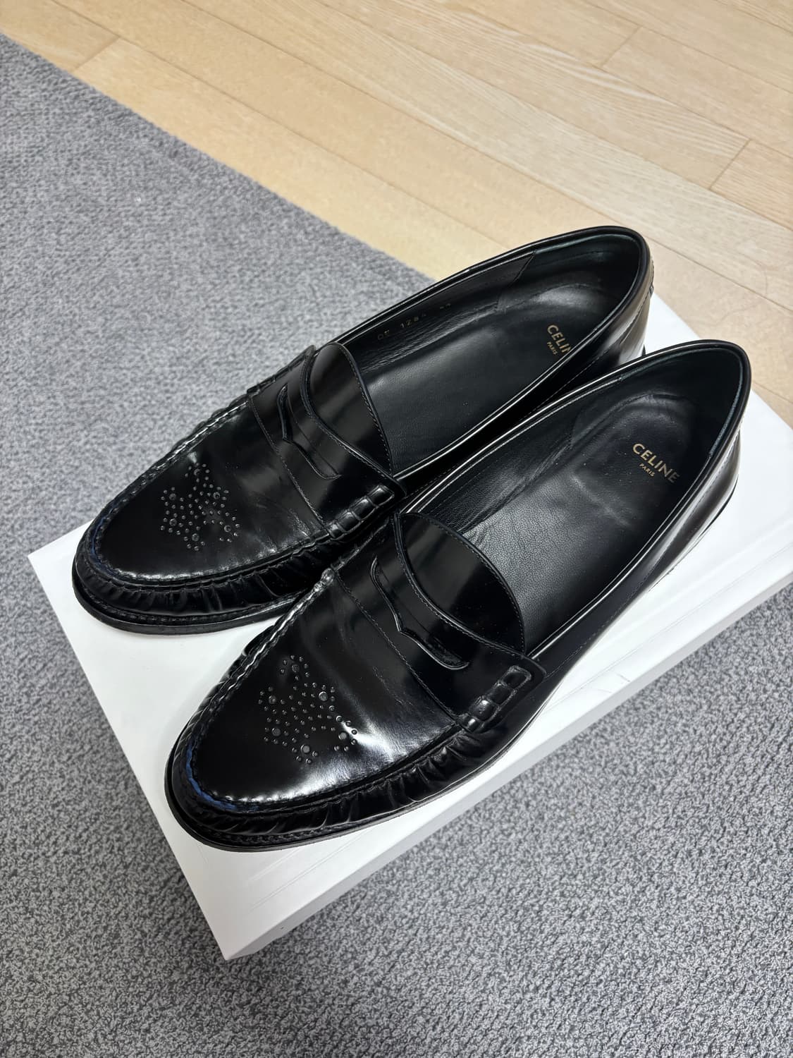 [44] 셀린느 Celine 25fw 비비안 로퍼 판매 합니다 상품이미지1