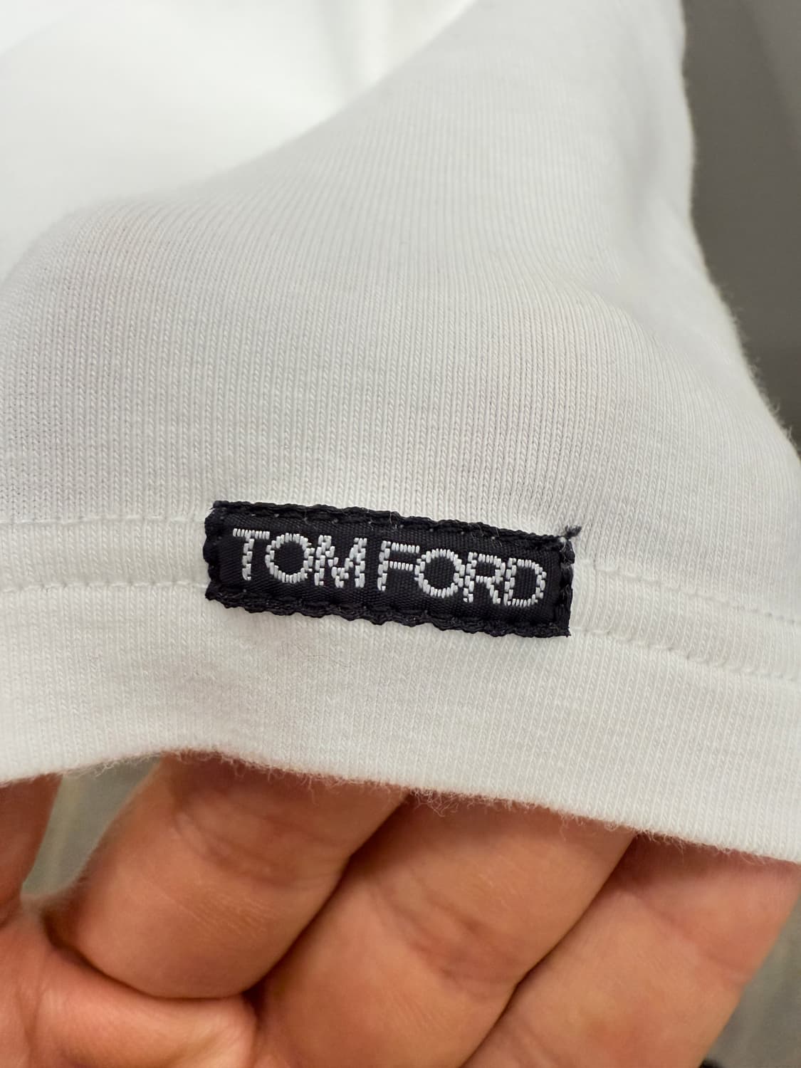 톰포드 화이트 코튼 브이넥 티셔츠 XL 상품이미지3
