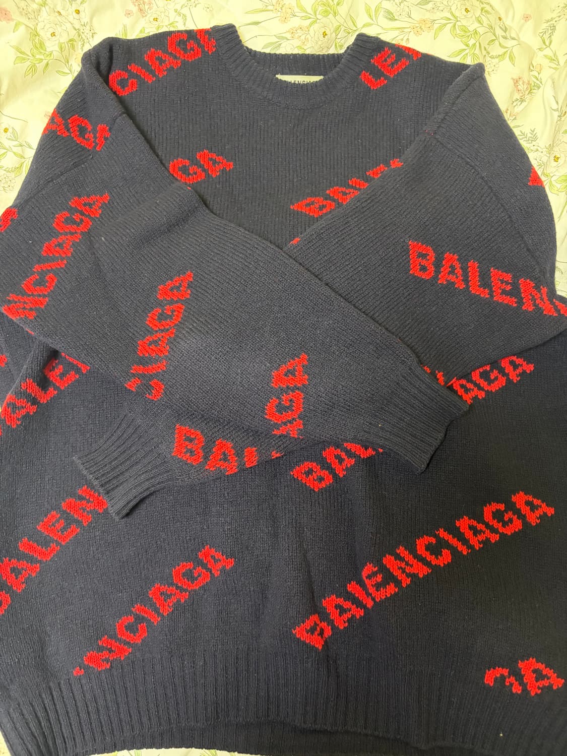 발렌시아가 멀티로고 니트 상품이미지1