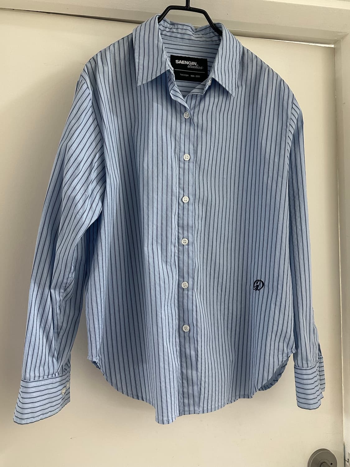생긴스튜디오 실키 스트라이프 셔츠 블루 상품이미지3