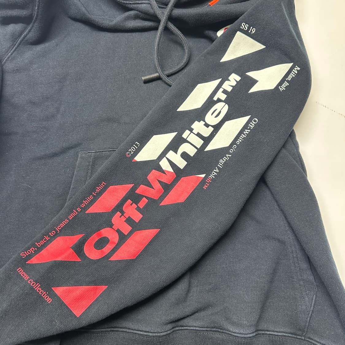 오프화이트 스플릿 후드 티셔츠 상품이미지4