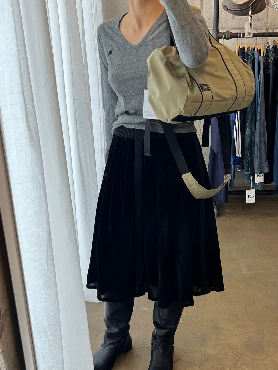 버버리 블랙 로고 롱슬리브  상품이미지4