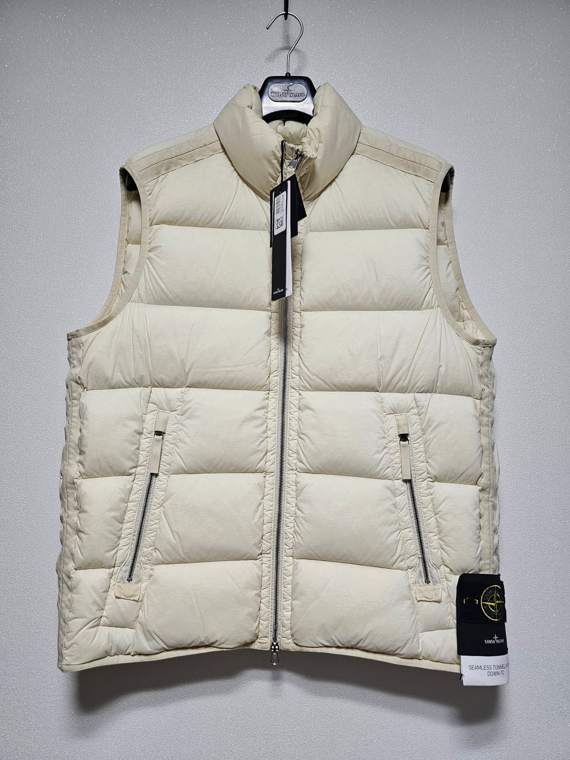스톤아일랜드 심리스 터널 나일론 패딩 조끼(새 상품) 상품이미지1