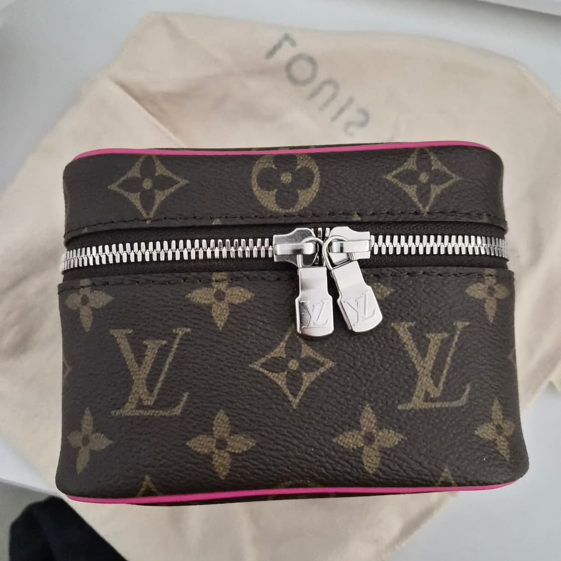 루이비통 니스 나노 새상품(청담 메종 구매) 상품이미지4