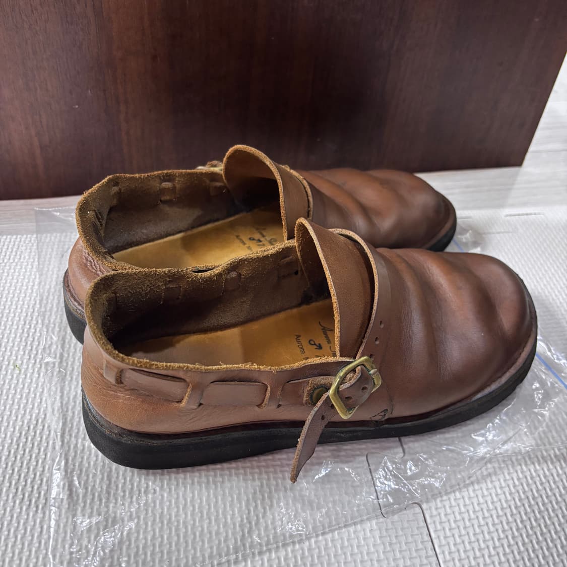 오로라 슈즈 브라운 가죽 클로그 250 상품이미지3