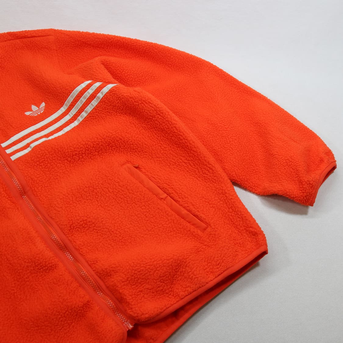 (착용컷) 아디다스 후리스 집업 (남성용 100-103) 상품이미지6