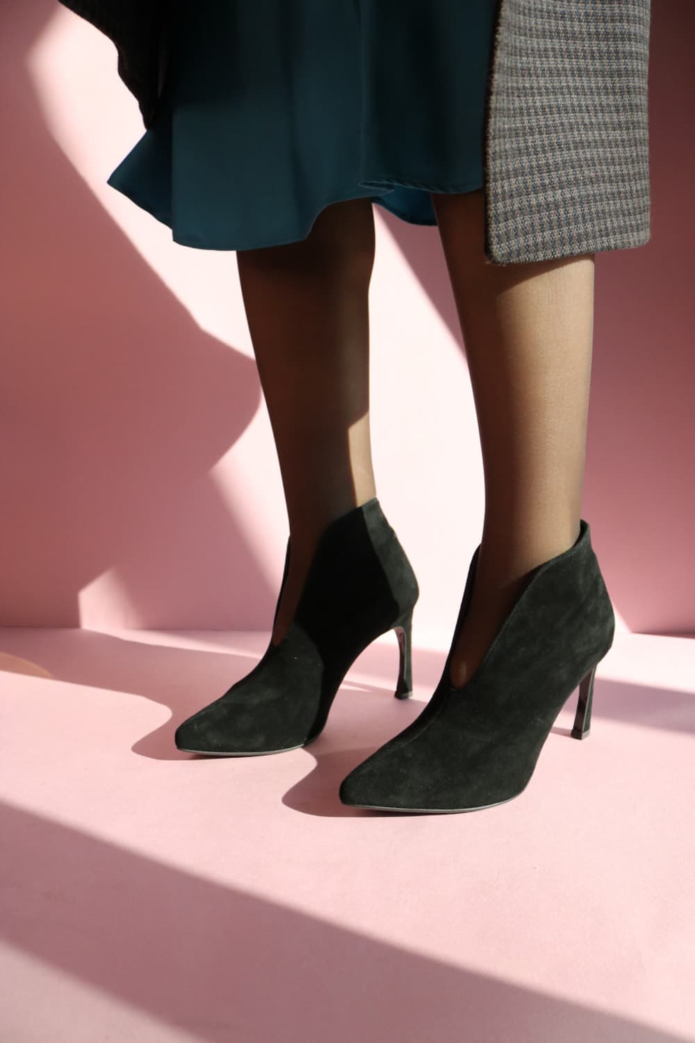 부티크헤르원 뒤세스 부티힐 블랙 스웨이드 앵클 부츠 힐 상품이미지4