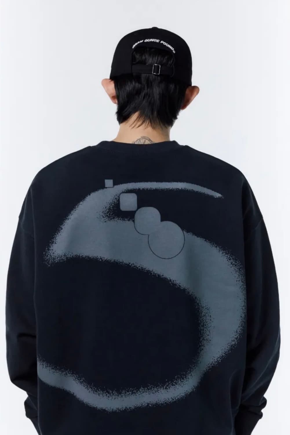 코드쿤스트 X 그램아운스파운드 콜라보 맨투맨 상품이미지1