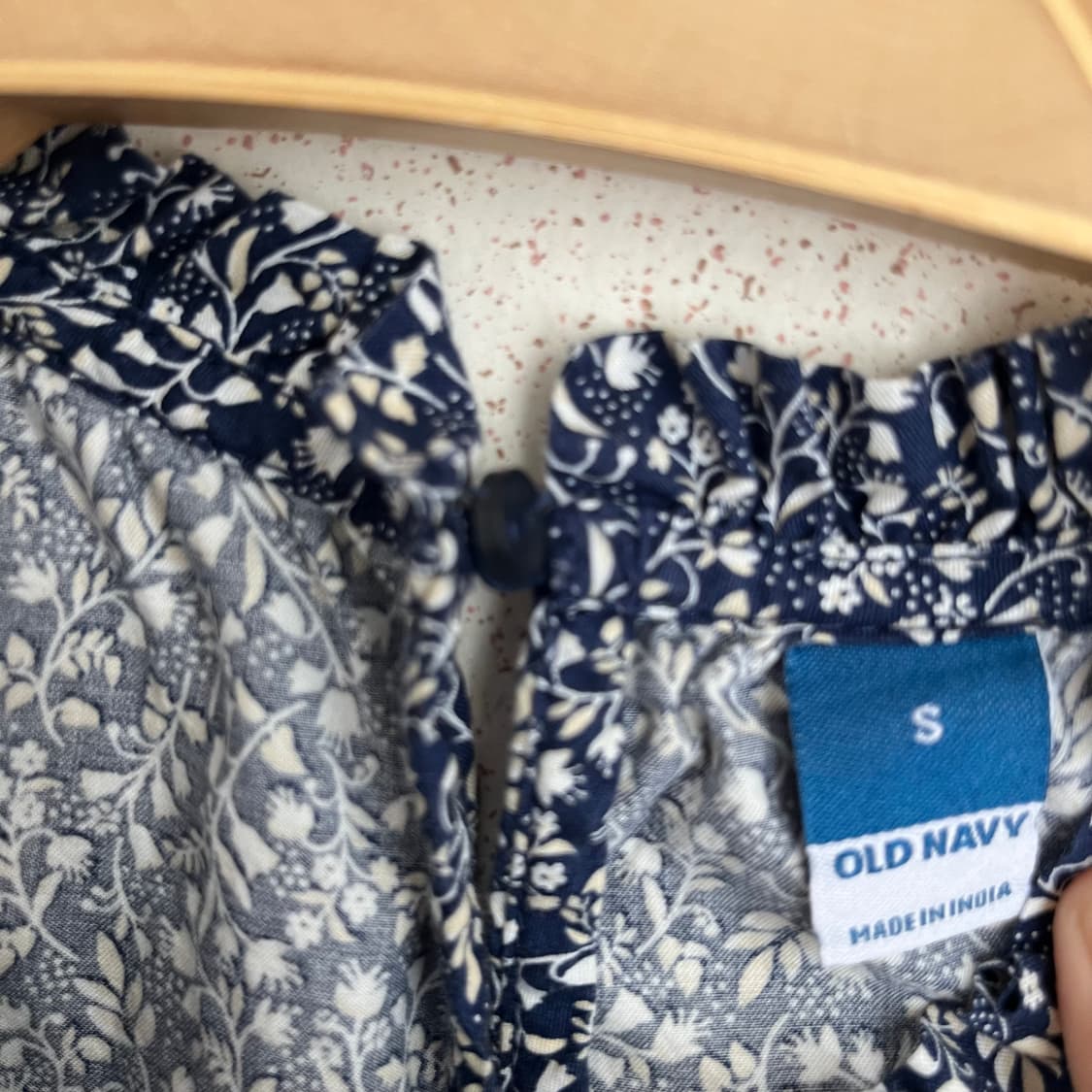 Oldnavy 플라워 패턴 슬리브리스 블라우스 상품이미지3