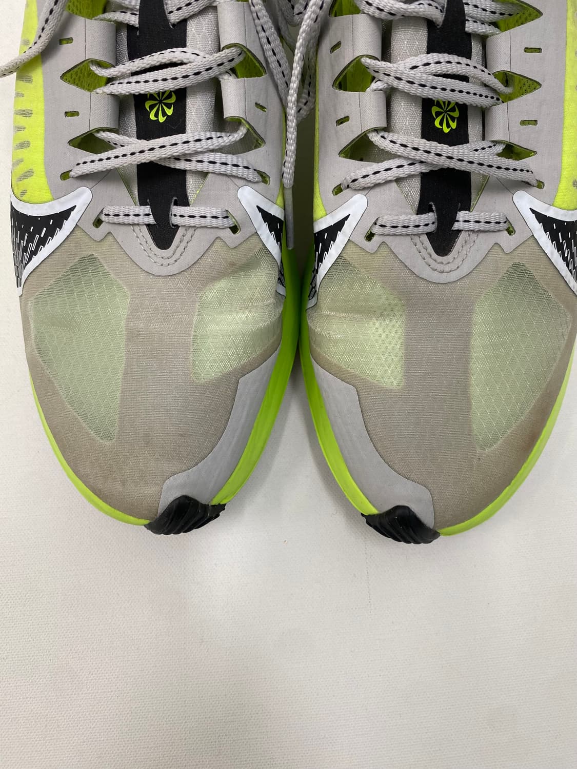 나이키 줌 그래비티 런닝화 회색/형광 255 (245추천) 상품이미지6