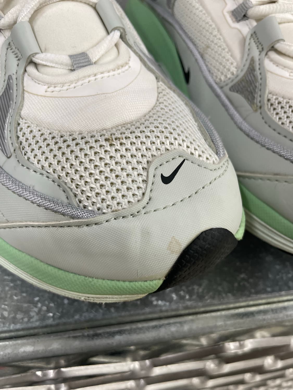 나이키 에어맥스 블리스 화이트 실버 255 상품이미지7