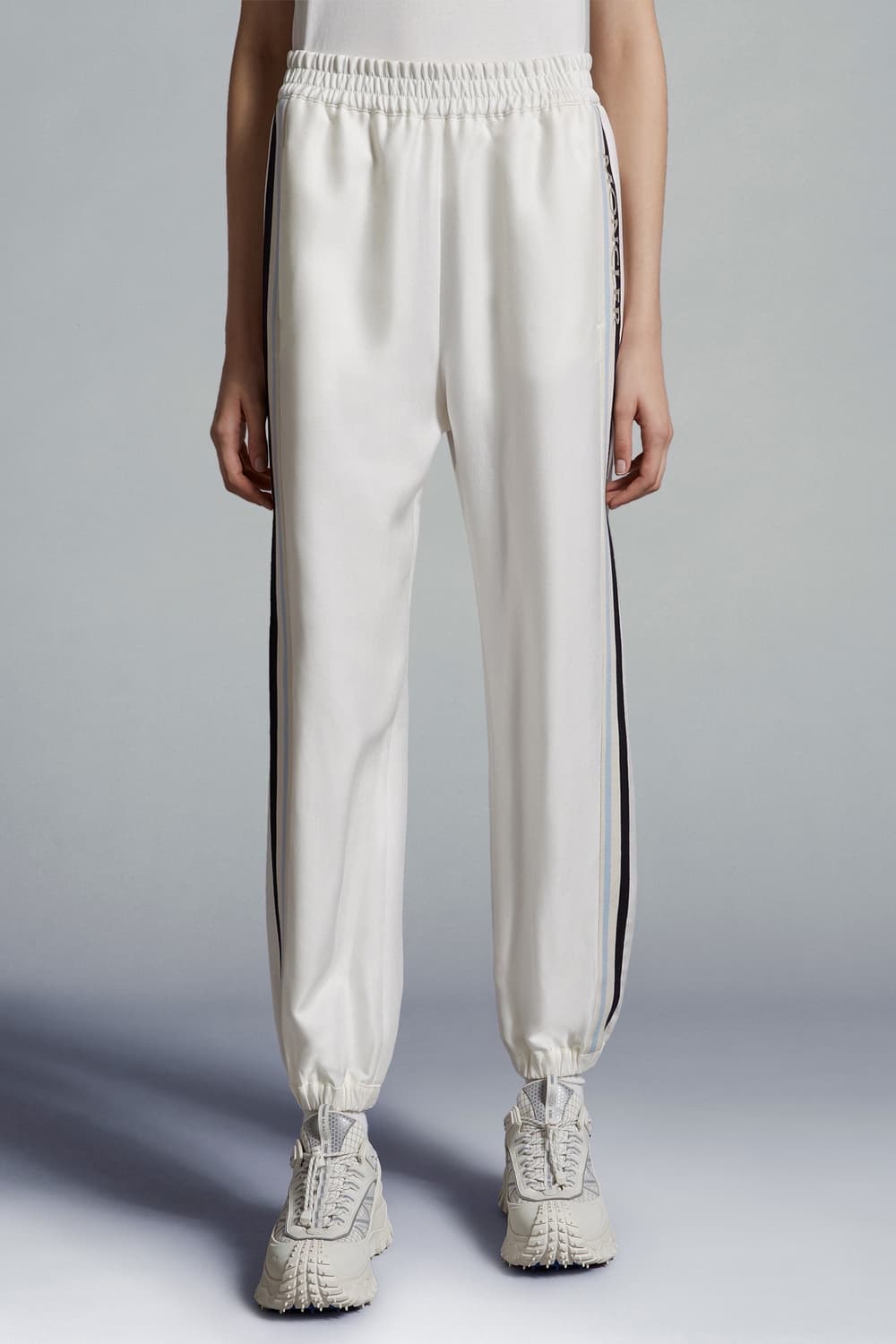 (정품/새상품) MONCLER 몽클레어 여성 화이트 로고 조거 트랙 팬츠 상품이미지5