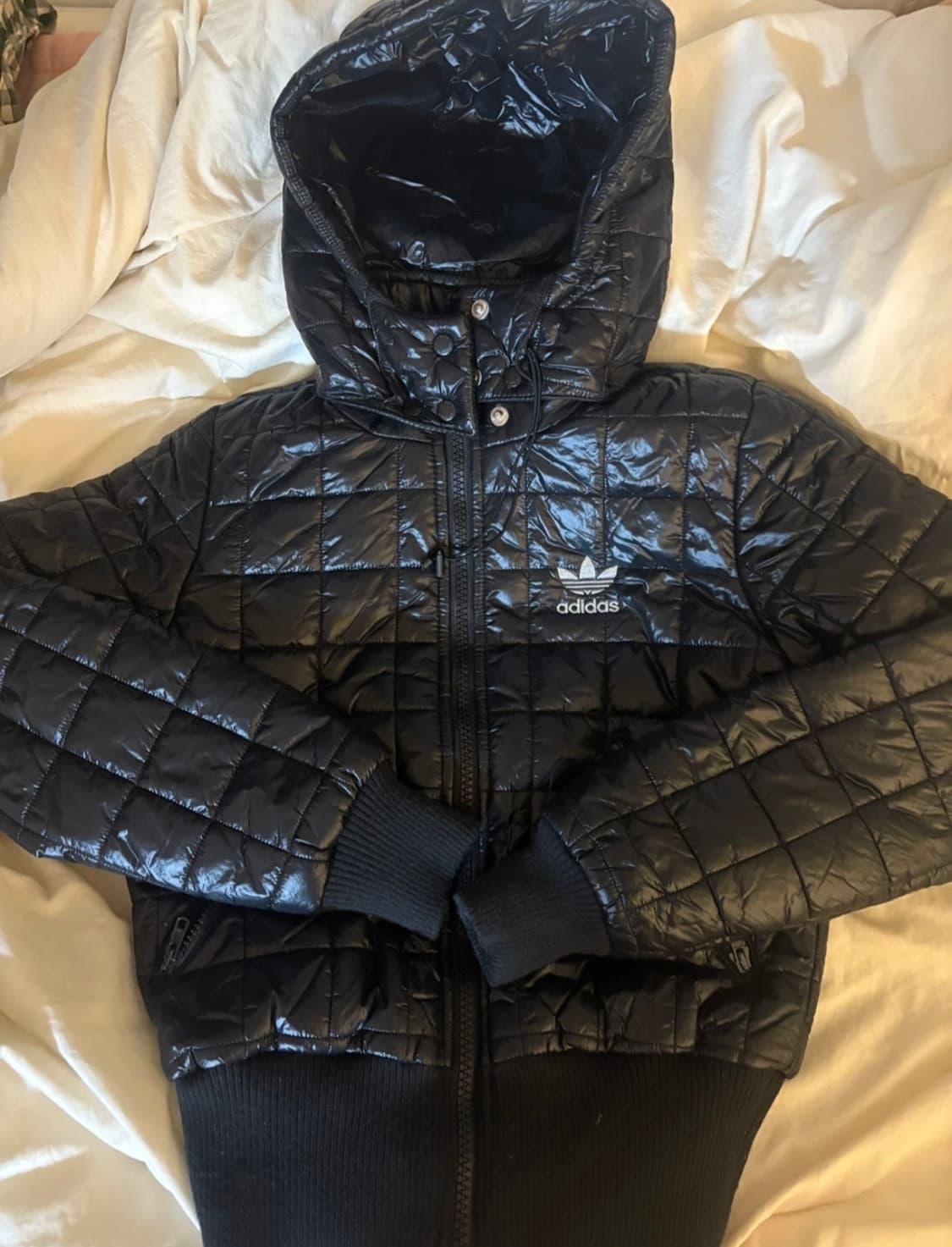 아디다스 블랙 퀄팅 경량패딩 S 상품이미지1