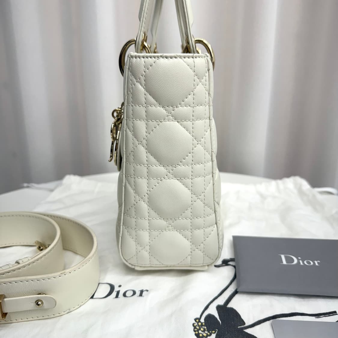 [백화점 / 정품] 디올 레이디백 스몰 ABC 까나쥬 라떼 상품이미지5