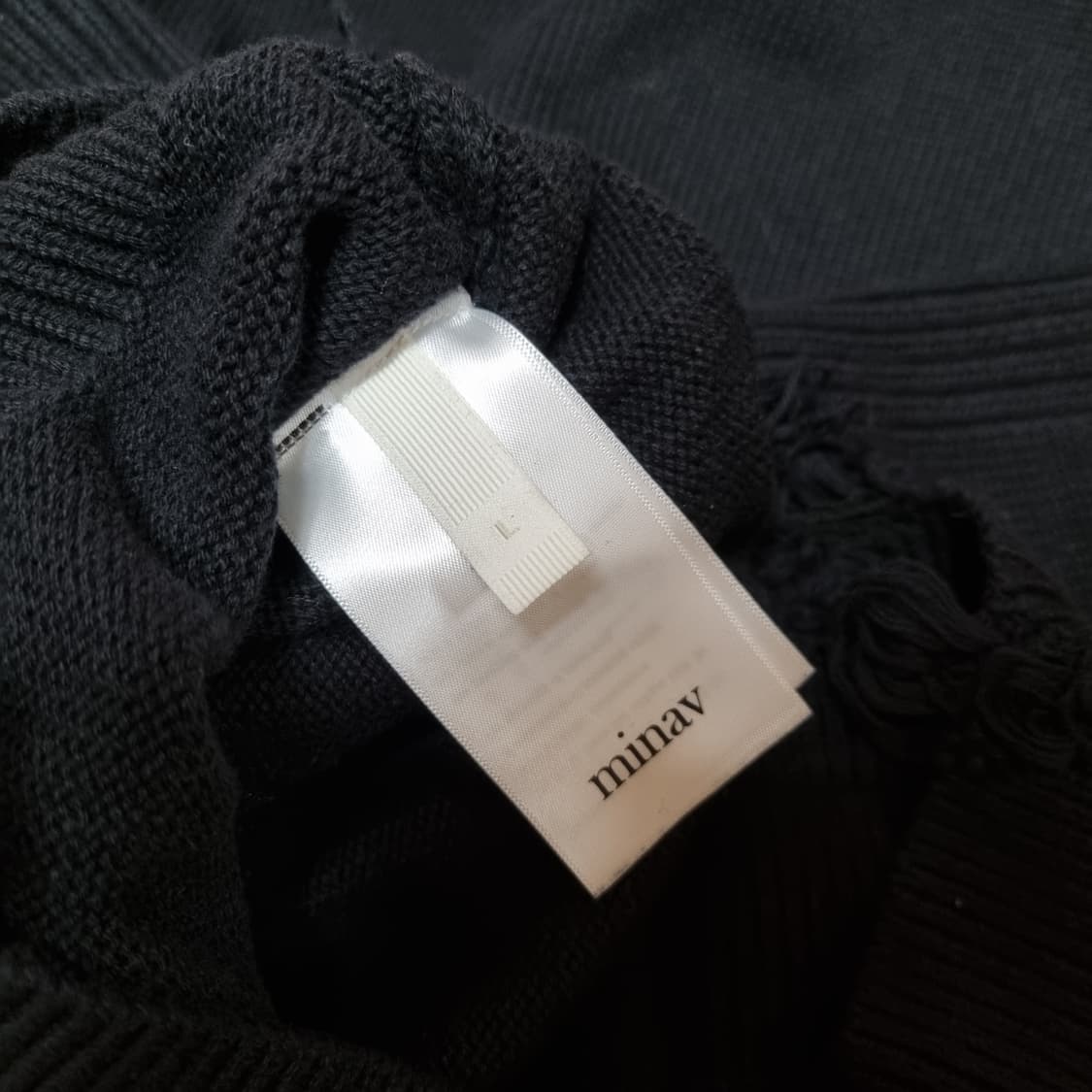 미나브 데미지 니트 후드티 상품이미지3
