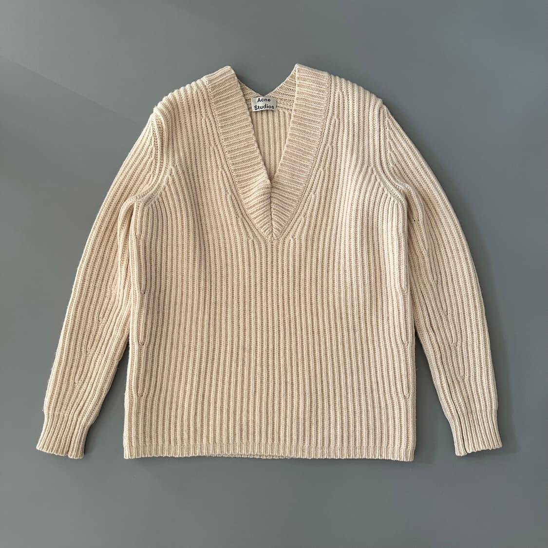 아크네스튜디오 acne studios 브이넥 니트 스웨터 상품이미지2