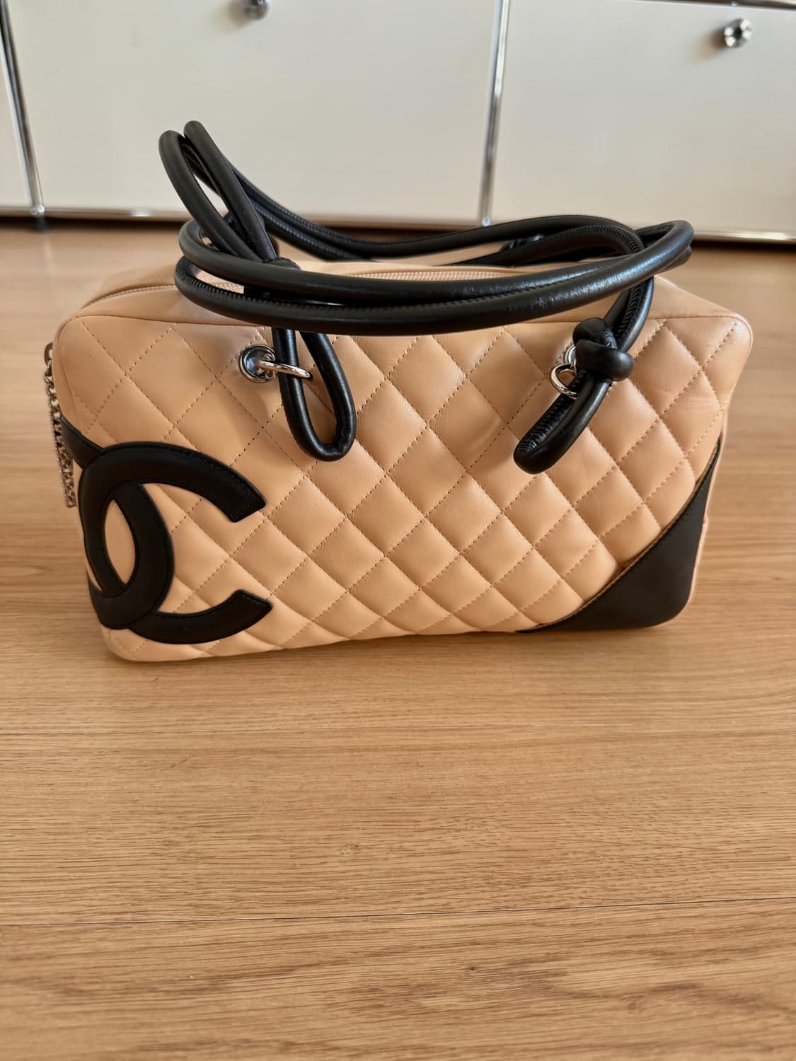 샤넬 깜봉 보스턴백 베이지 블랙 상품이미지1