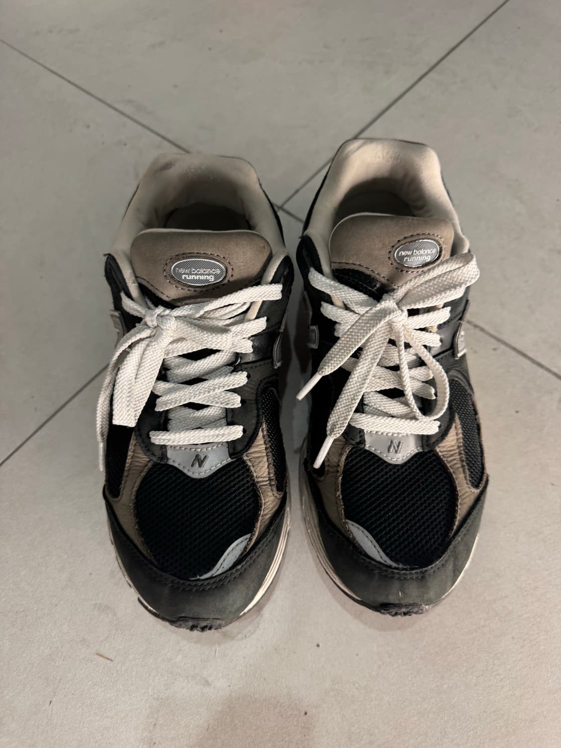 뉴발란스 2002R 프리미엄 빈티지 블랙 (265) 상품이미지2