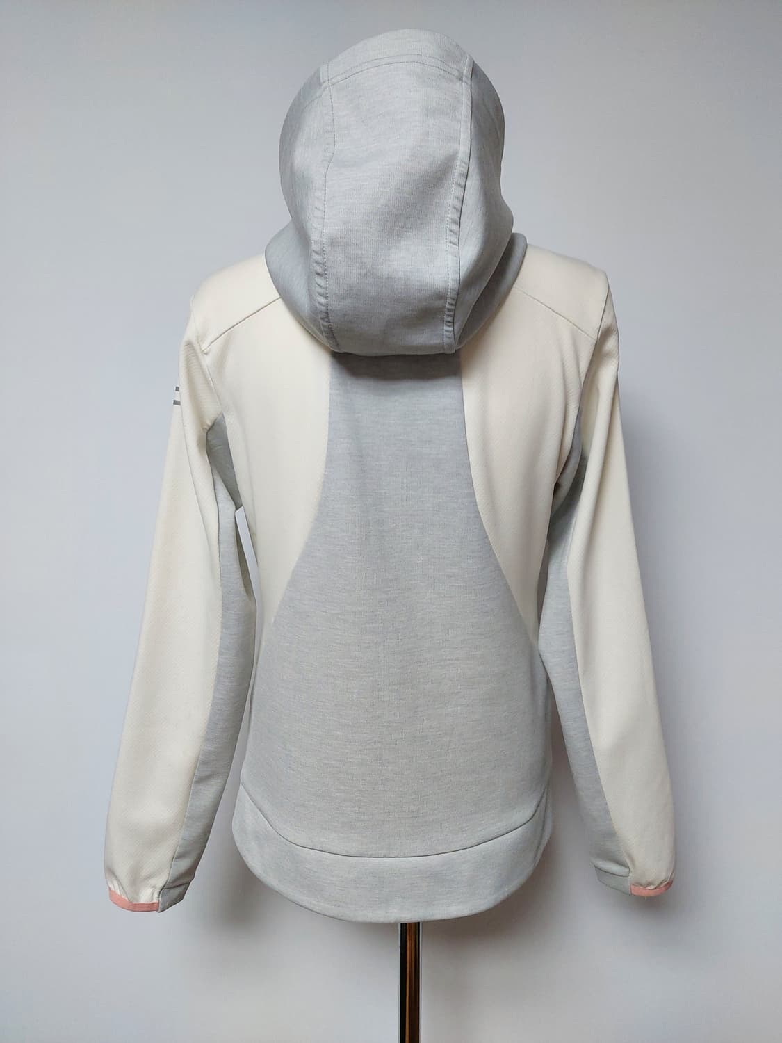 아이더 피네츠 트레이닝 자켓(S)

 상품이미지3