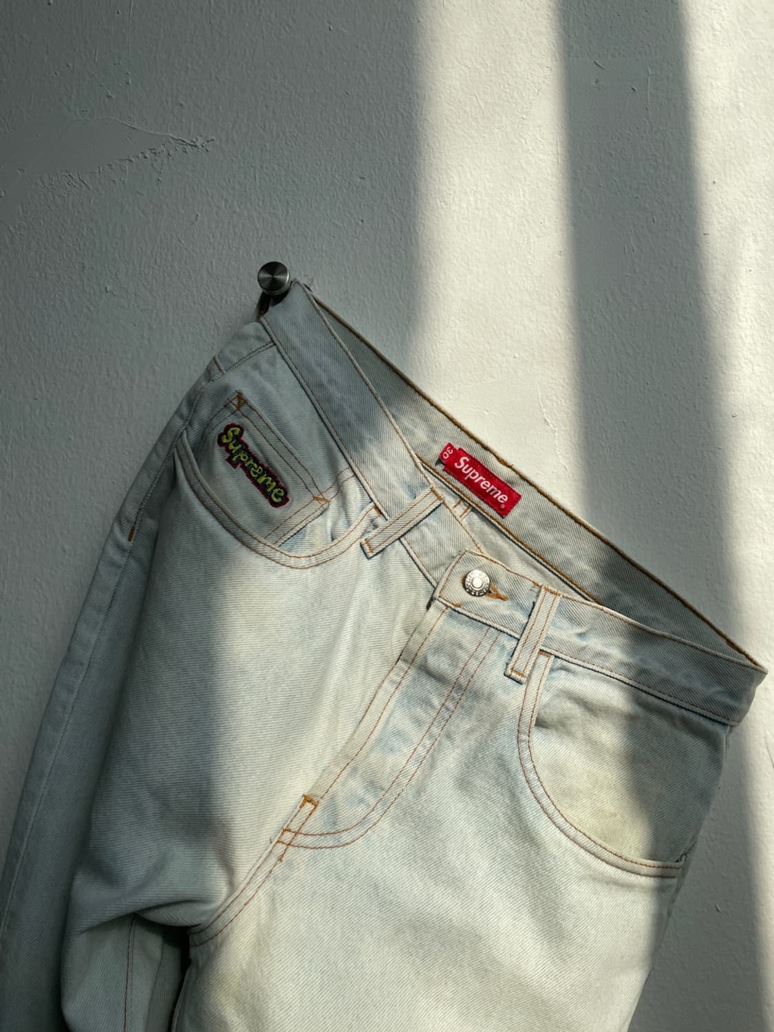 슈프림 자수 로고 데님 팬츠  상품이미지1