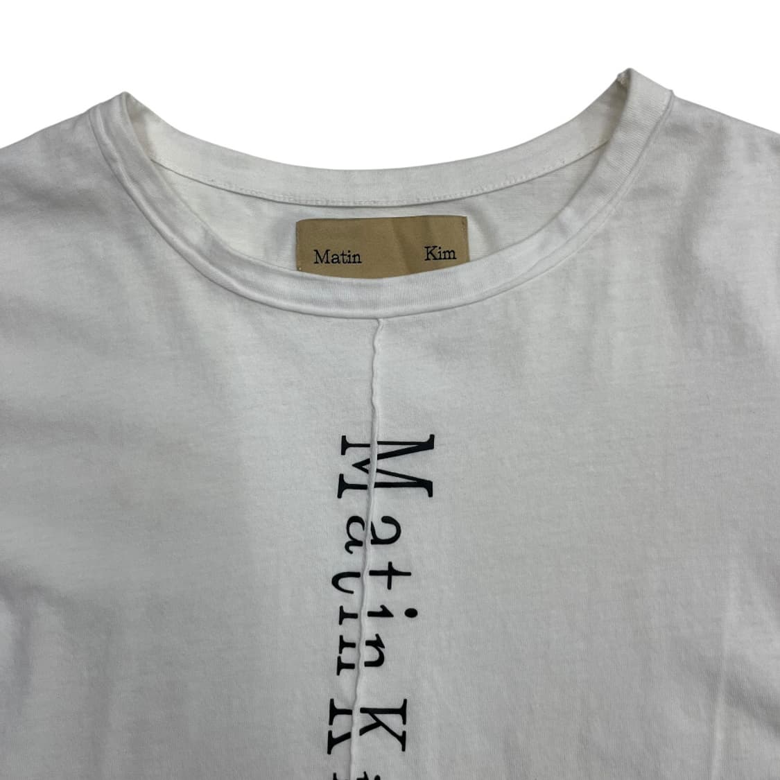 마뗑킴 세로 로고 화이트 반팔 상품이미지4
