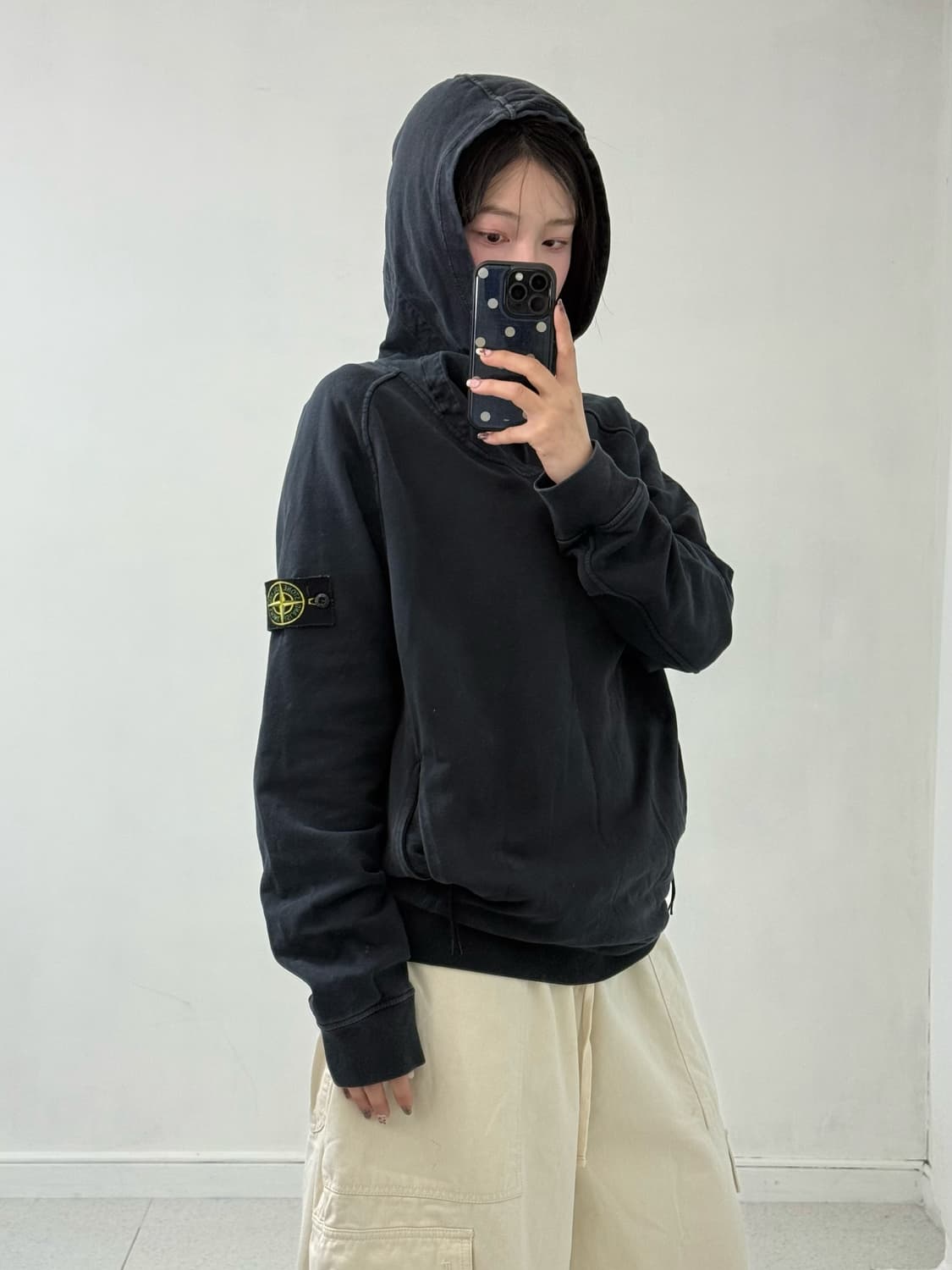 스톤아일랜드 블랙 후드티 상품이미지1