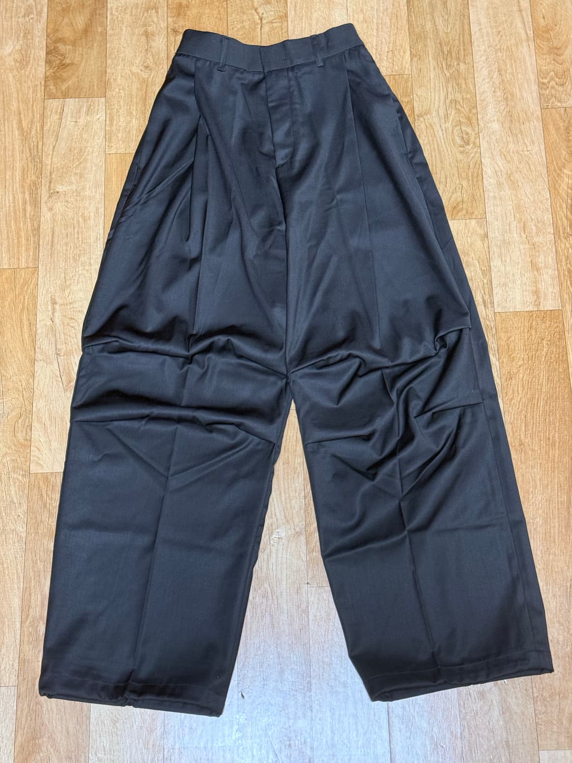 아르반 파라슈트 하프 밴딩 팬츠 브라운 색상 2사이즈 새제품 상품이미지1