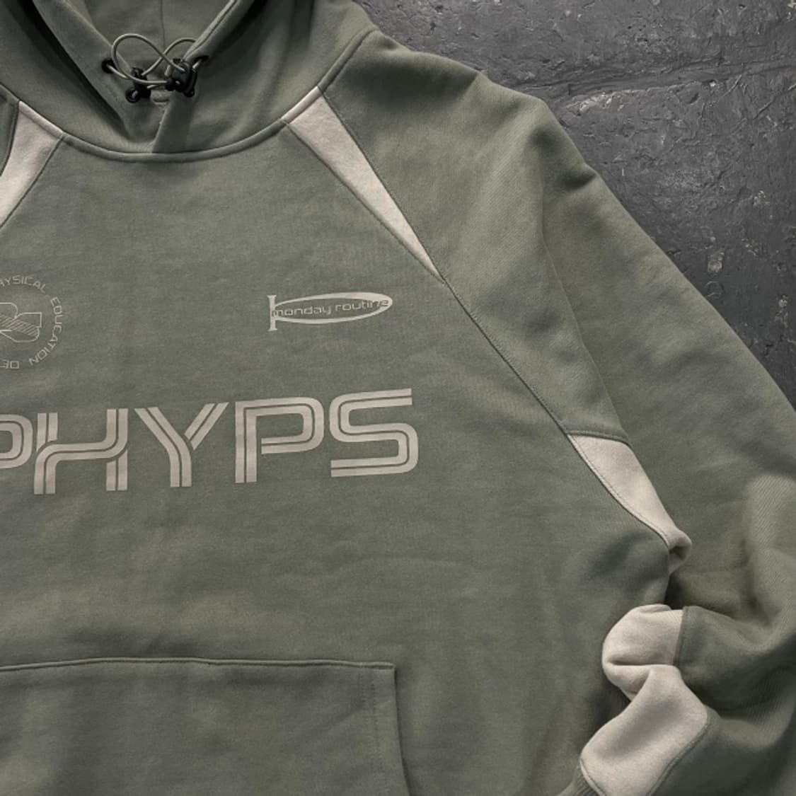 100 피지컬 디파트먼트 후드티 상품이미지2