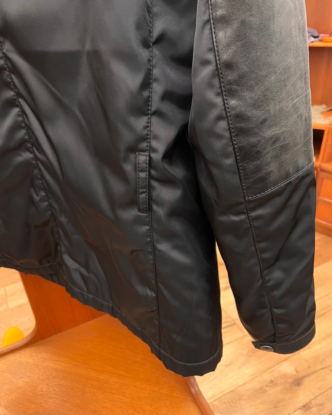 [48] 프라다 레더 나일론 자켓 상품이미지8