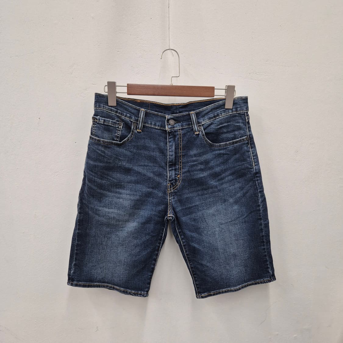 리바이스 505 레귤러 핏 데님 반바지 32 상품이미지3