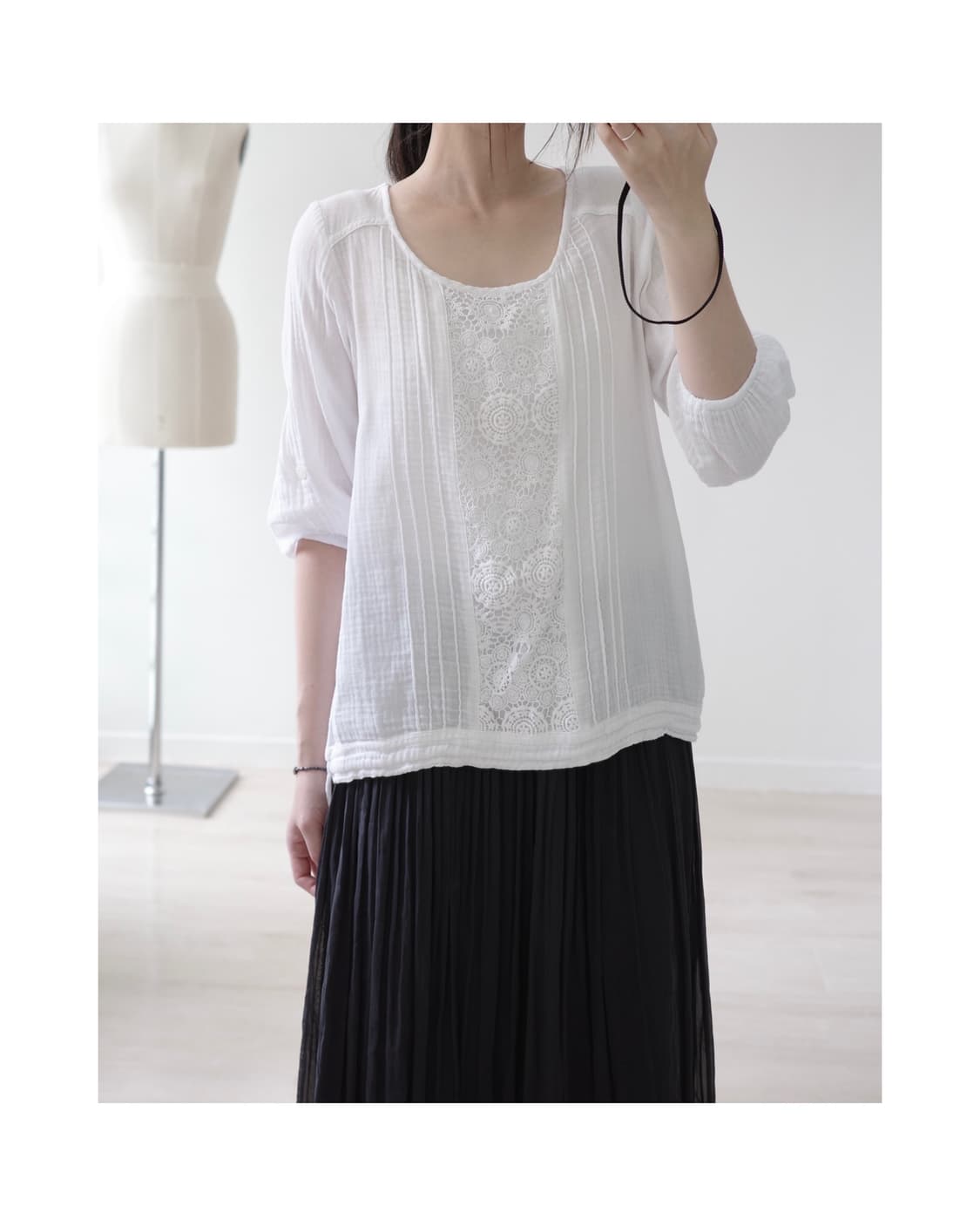 French muse lace pintuck blouse 상품이미지1