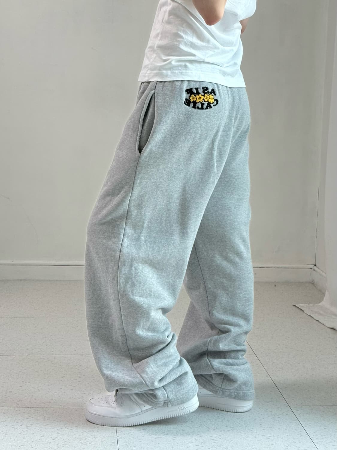 에즈이프캘리 그레이 스웻팬츠 상품이미지3