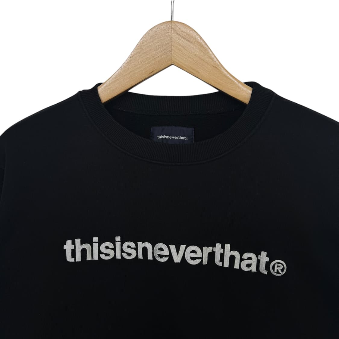 디스이즈네버댓 자수로고 맨투맨 상품이미지2