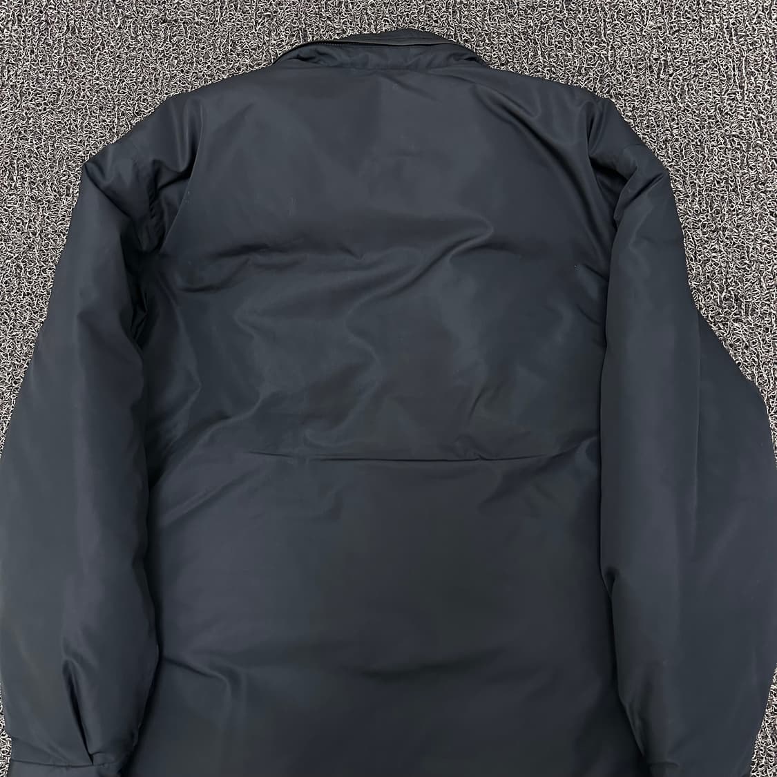 입생로랑 구스다운 패딩 점퍼 블랙 95(M) 상품이미지5