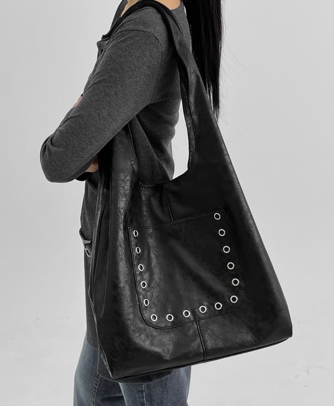 블랙업 리엘빈 아일렛 레더 숄더백  상품이미지1