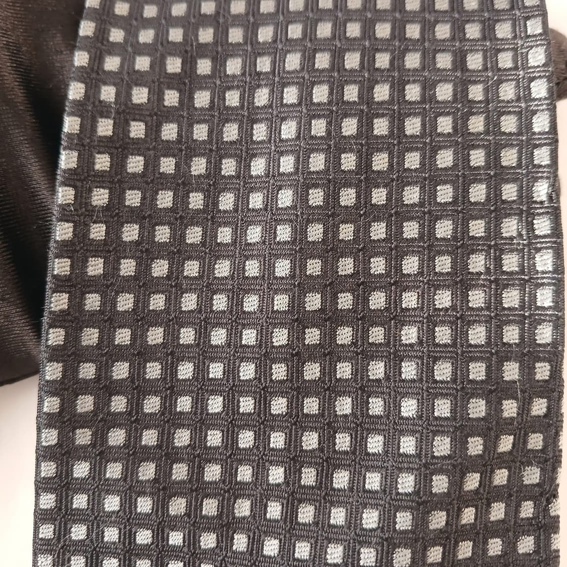 아쿠아스큐텀 실크 블랙 패턴 넥타이 9.7cm A등급 A19278
 상품이미지6