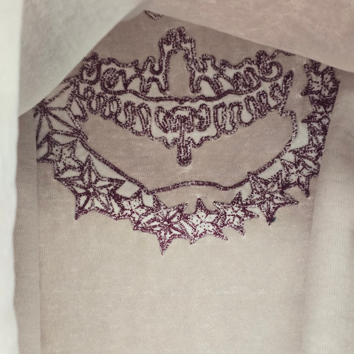 스컬 자수  톤다운 베이지 롱슬리브 상품이미지7