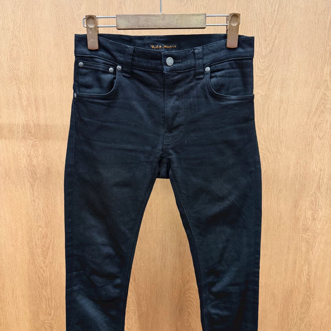 누디진 씬핀 데님 팬츠 5포켓 디테일 스키니핏 드라이 에버 블랙 상품이미지4