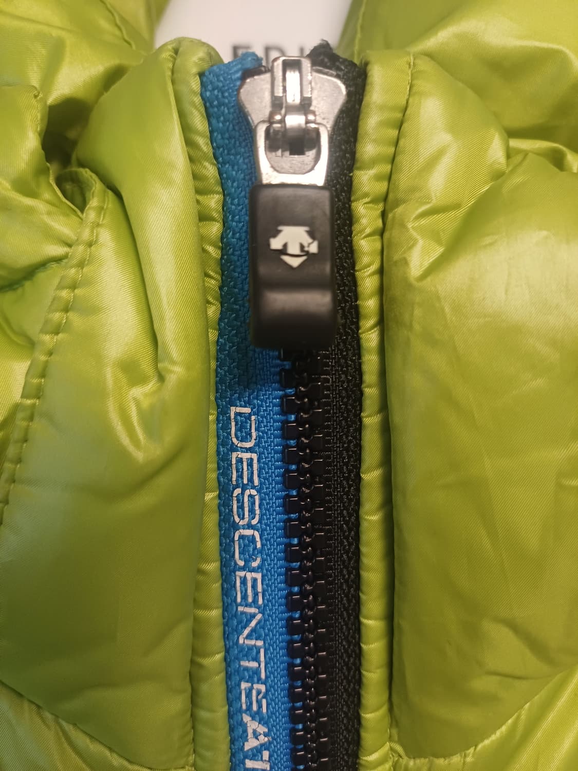 [정품] 데상트 구스다운 후드 패딩 / 여성 95 / 경량 다운 / 라임 상품이미지4