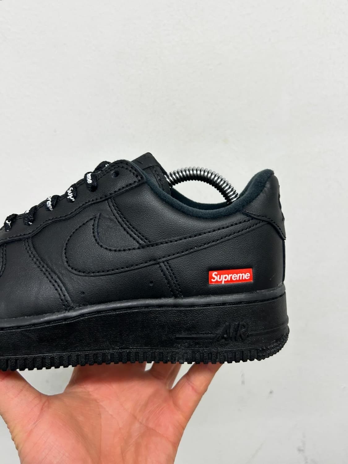 나이키 에어포스1 슈프림 블랙 240 상품이미지2