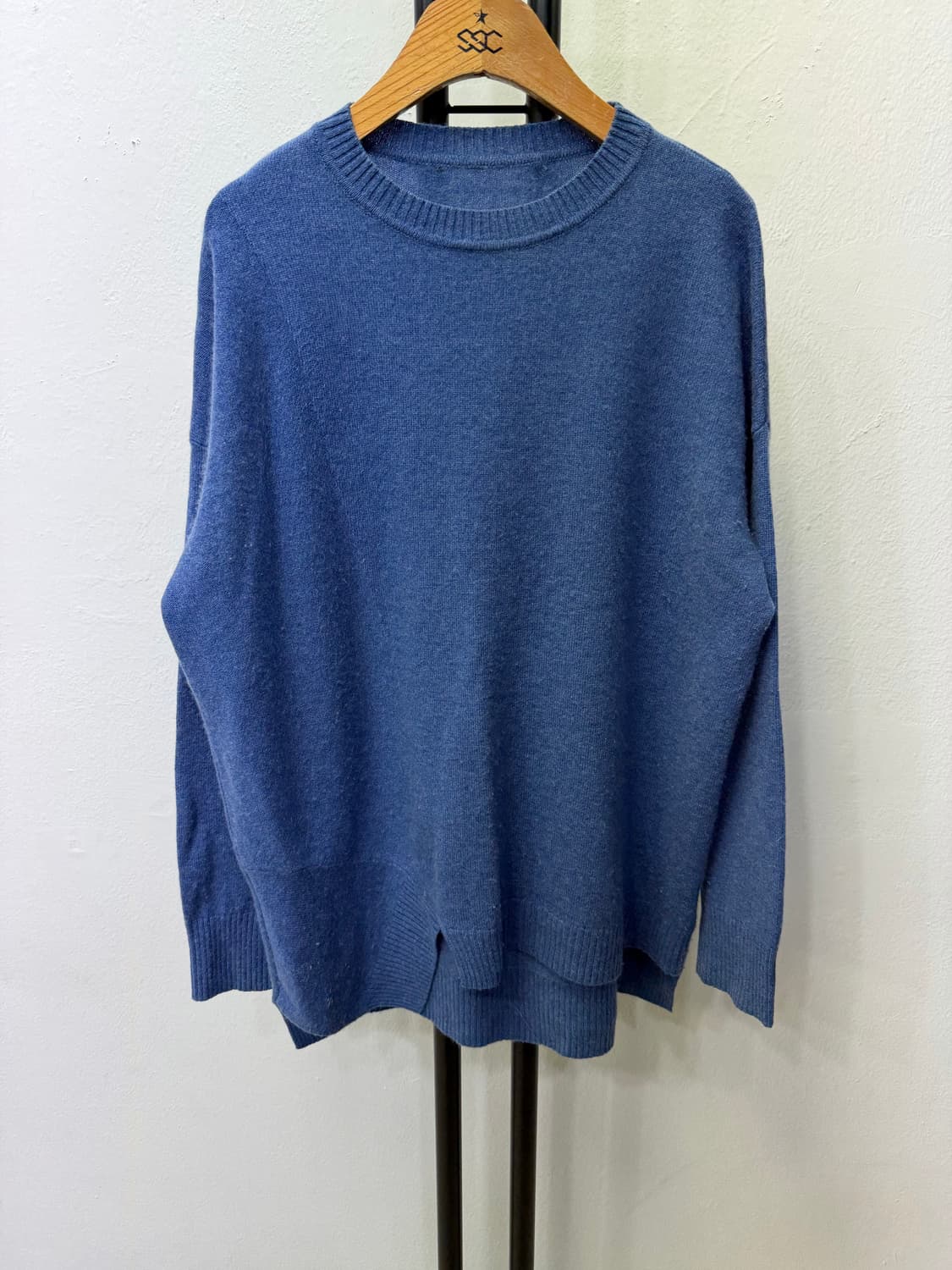 정품) 라운드넥 블루 캐시미어100 니트 스웨터 77~ 상품이미지1