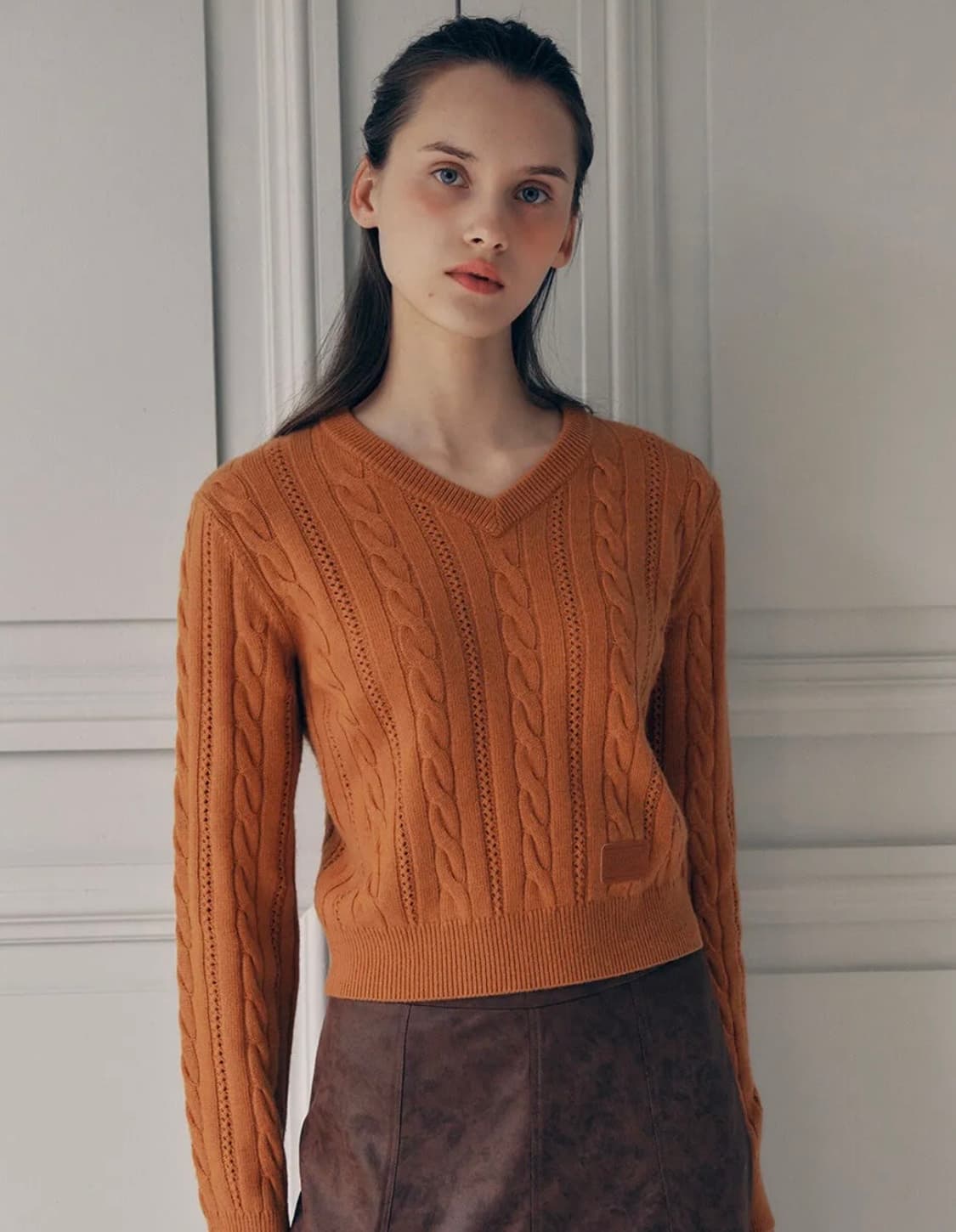 로라로라 V NECK CABLE LABEL KNIT ORANGE 상품이미지1